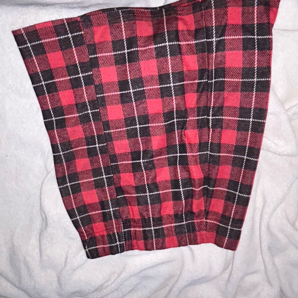 Plaid red and black mini skirt